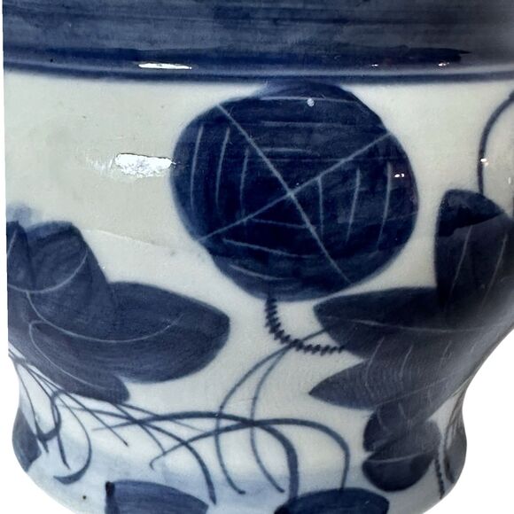 Vintage Hand-Painted Ceramic Chinoiserie Blue & White Lotus Bowl / Potpourri Pot - Picture 8 of 14